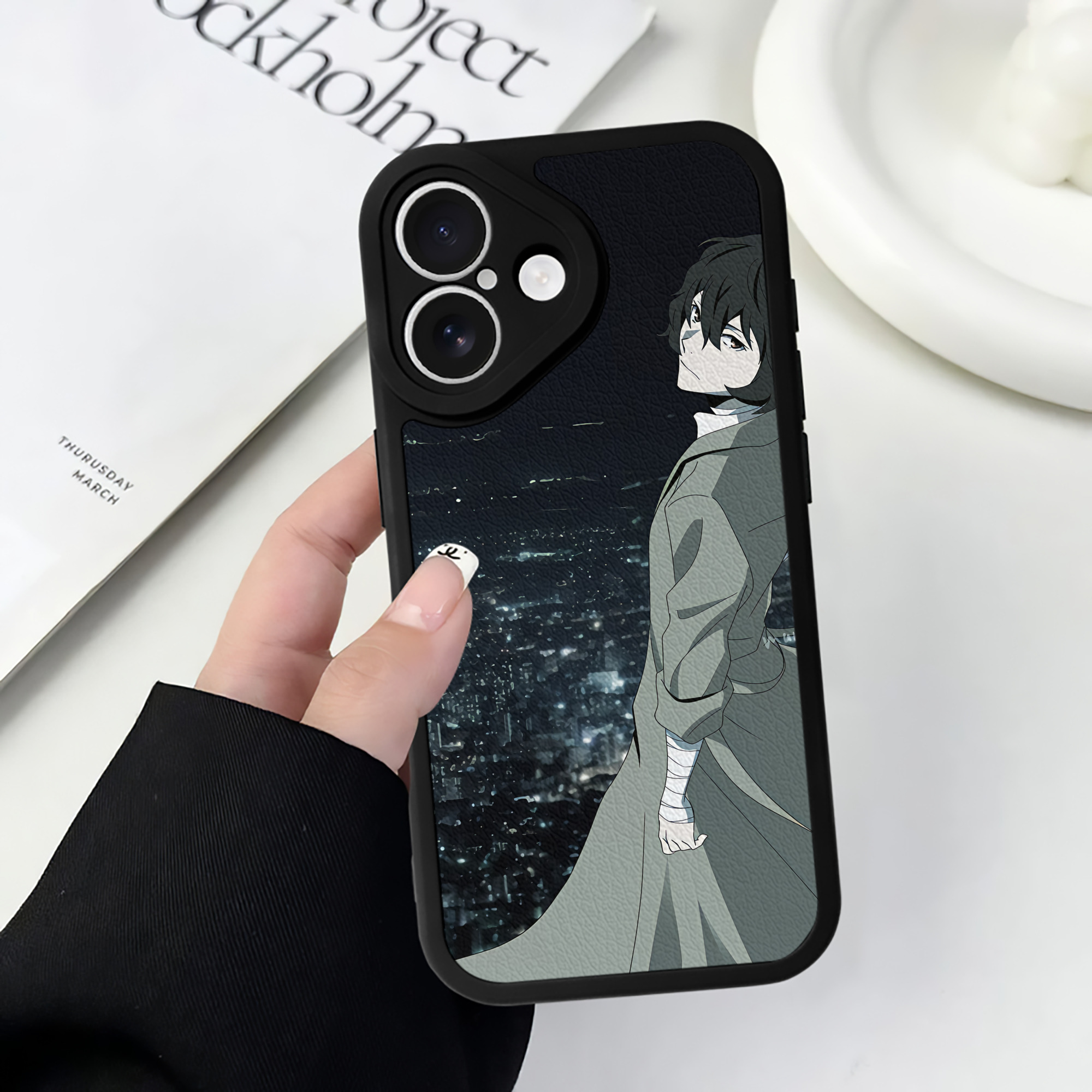 （画像用） 文豪ストレイドッグス Bungo Stray Dogs 【iPhone 16シリーズ対応】シリコンスマホケース（レザー調） 材質：シリコン